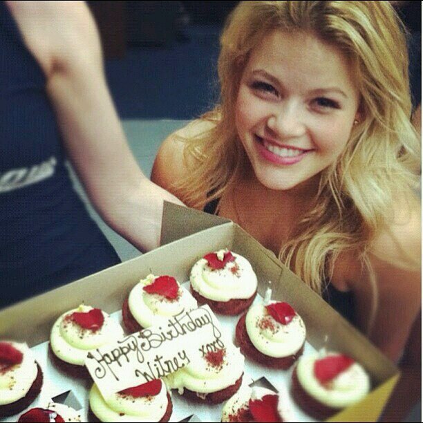 xTinker_Fairyx's profile picture. Faith, trust, and pixie dust. {Single}