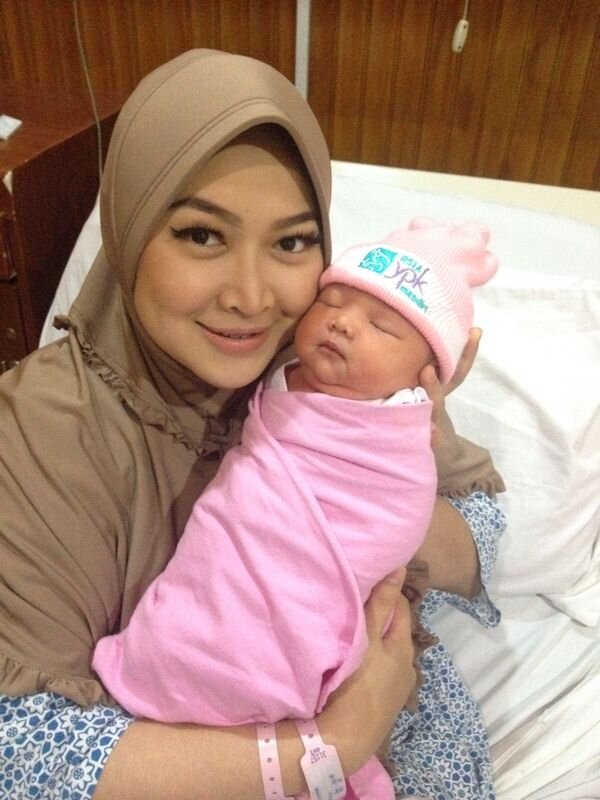 Young | Married | Happy wife of @donzulmendra & Mother of Kia ♥