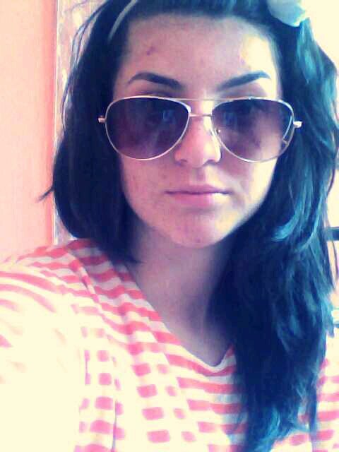 Helloo. Dream the people a Lovee :3 ^^,I think a love is more important for peoples. And i wish shaorma :)