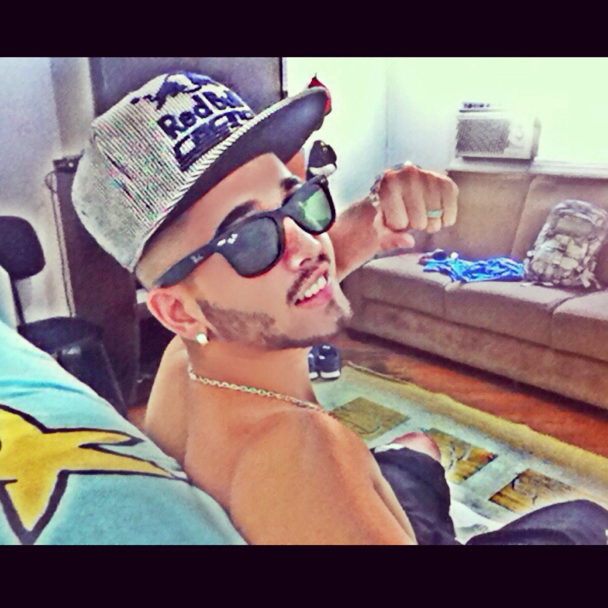 A humildade e a essencia da vidaaa !... mas acredito naquele deus que me ilumina e me da forças e corageem todos os diiia =D
