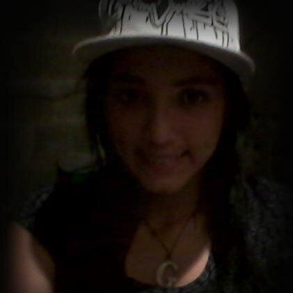 ¿Yo? Bueno no me describiria en solo 160 caracteres:$ Tu solo Sigueme & te Sigo, sin mucha habladera:* Chao♥ http://t.co/eTQf0rJa Me Prefieres a Miiii:s Okno ;3