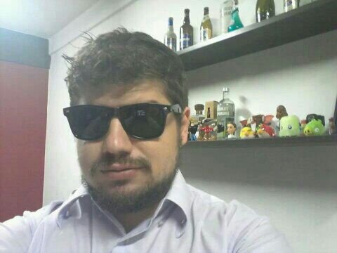 samucapessoa's profile picture. Tu tá maluco?
Respeita o moço
Patente alta, dá aula, 
Bigode grosso