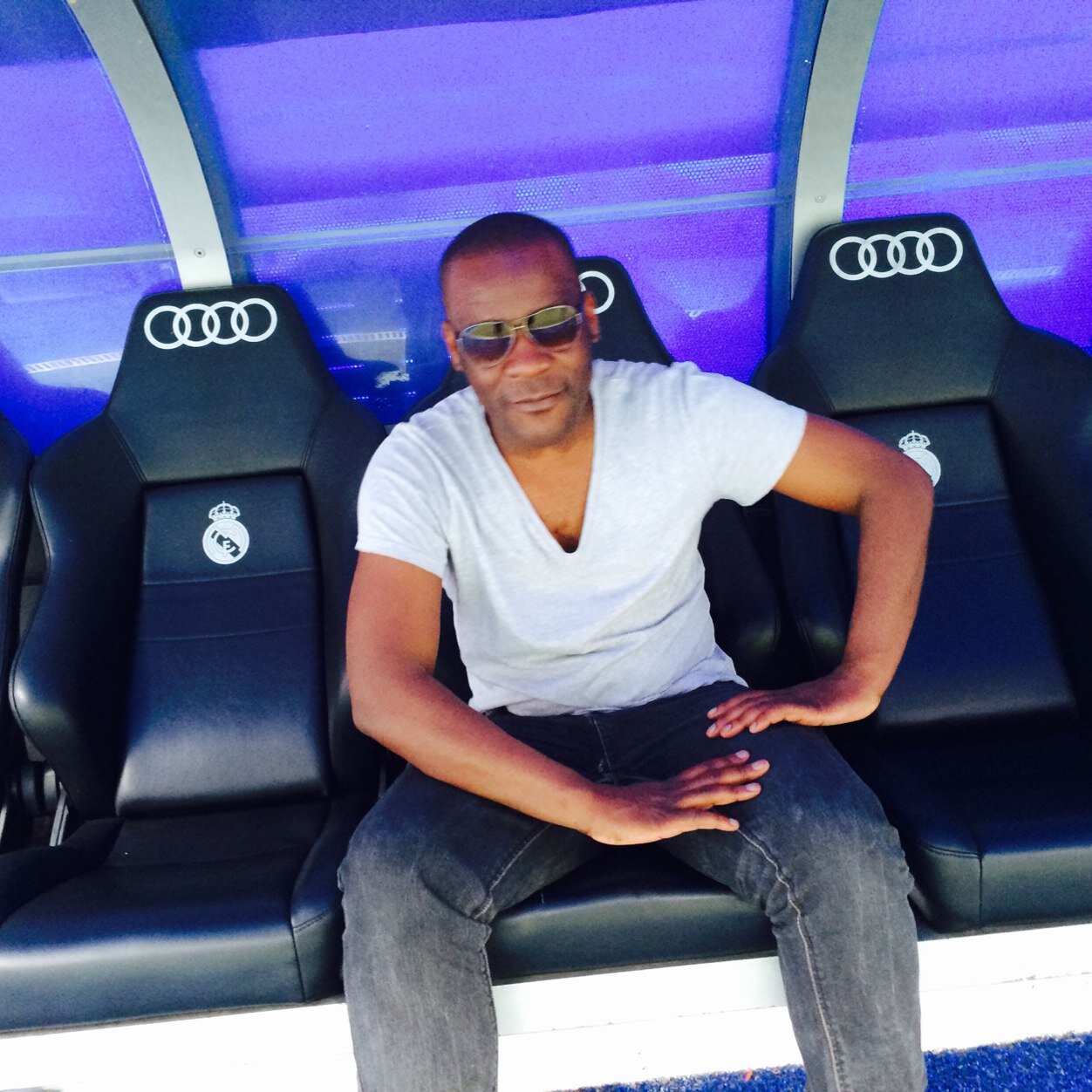Crazy about Sports, Music, Current Affairs, Networking, Chelsea, Insurance and Risk. Hates - Manchester Utd, Caps Utd and Big Brother.