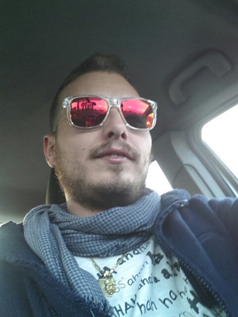 zerofolle500749's profile picture. 