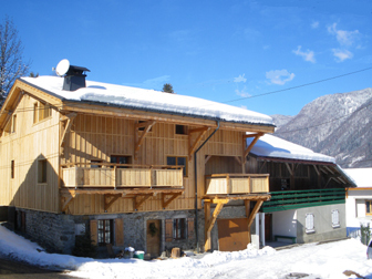 Our catered chalet in the French Alps provides 6 spacious en suite bedrooms. Chalet Pomet is open all year round. Ski, board, walk, cook, golf, write, cook!