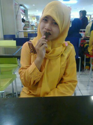 Ervhie_Na's profile picture. billa wktu tlah memanggil teman sejati hanyalah amall...
bila wktu tlah trhenti teman sejati tinggalah seppi....