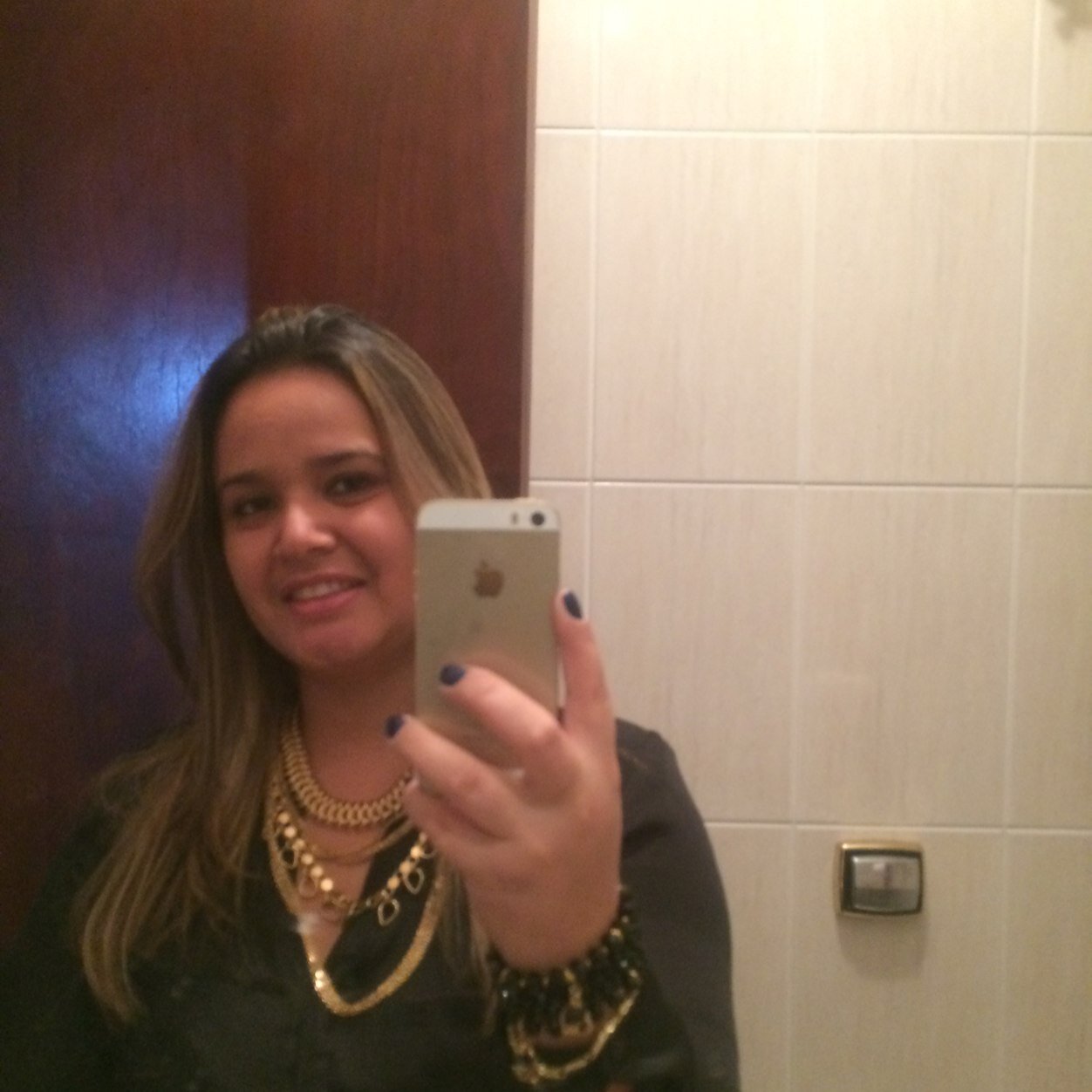 maluferreira28's profile picture. Malu Ferreira 27 anos, Estudante de Administração. Casada, mãe de 3 meninos maravilhosos!!