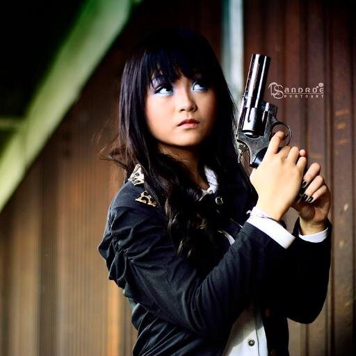 Penyanyi,Model,Presenter,Akting 
ID LINE : indichabi
*grade 8
Fashion Models :-)