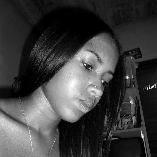 camilabatista22's profile picture. 