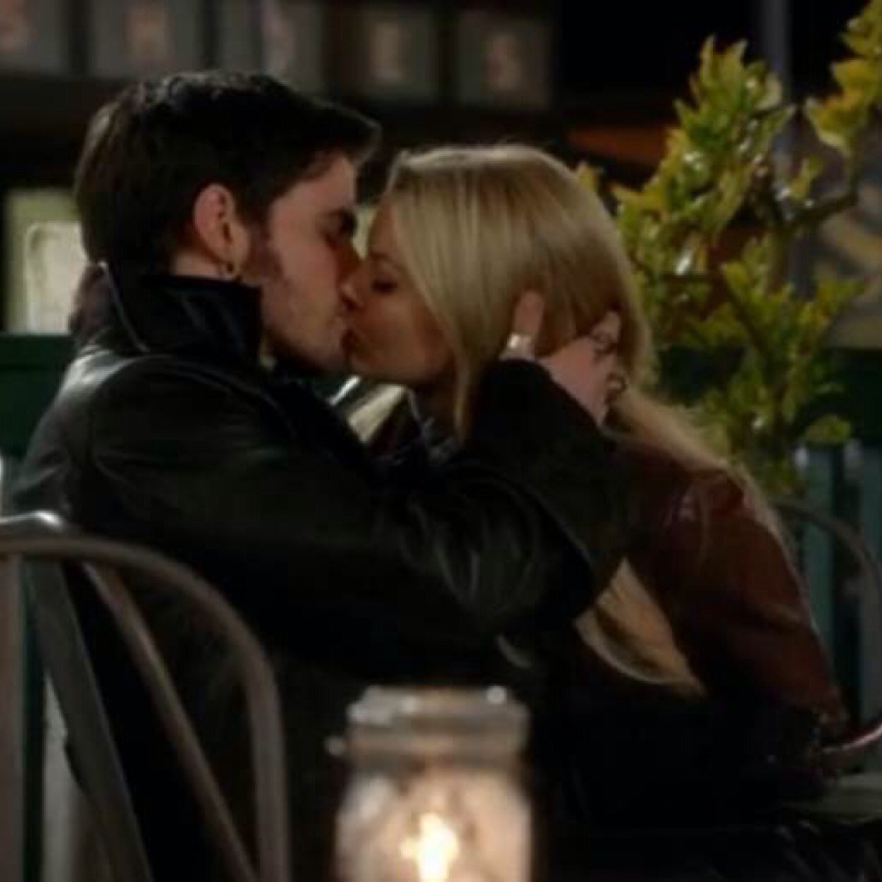 I'm Killian Jones or known as Captain Hook. I'm single & looking.  #swanhook [ 18 + Mature Content]