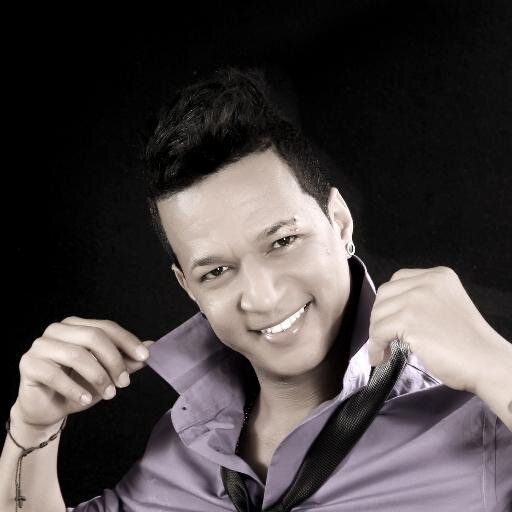 el deivy jimenes  cantante de salsa