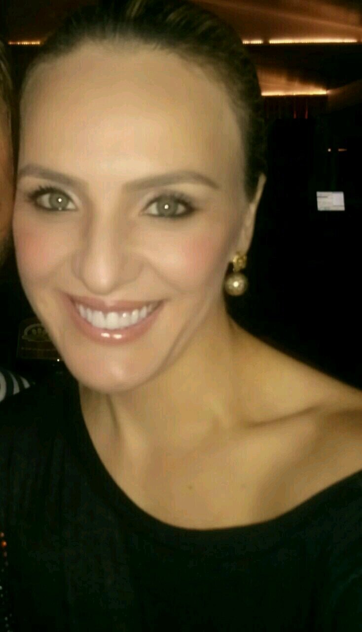 EdyMartinii's profile picture. Casada c/ @EvandroMartinii,mãe da Eduarda,grata ao PAI por conhecê-lo... Trabalho c/ técnicas de embelezamento da face feminina!