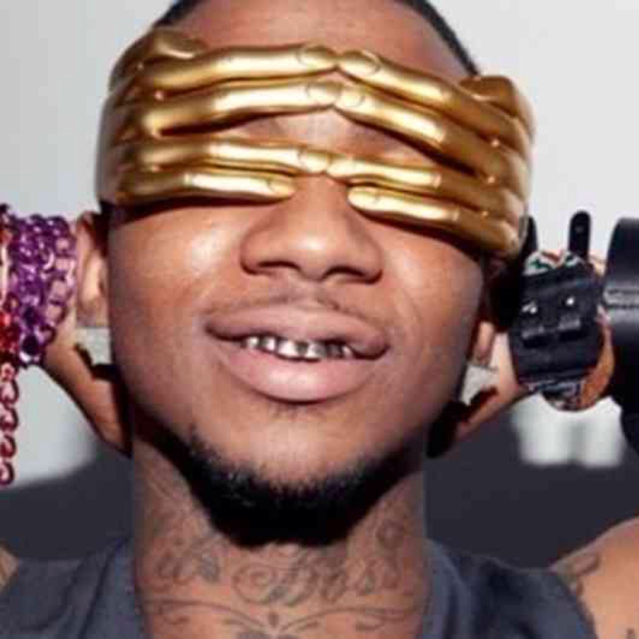 pinksock520's profile picture. I live for auto erotic asphyxiation