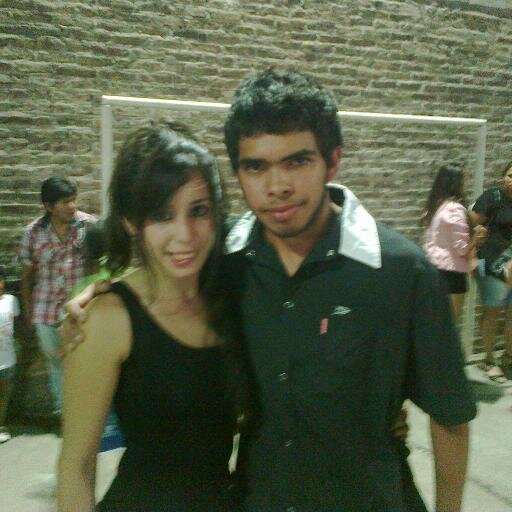 mis conocidos me dicen que soy muy amigable je Me gusta jugar a la pelota, los comics y estar con amigos y joder con ellos y hablar con mi amigazha
