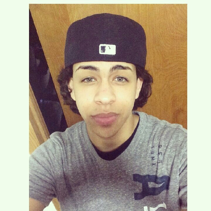 AlbertFernandez, Tengo 17 años de edad Amo a Dios Soy humilde & no me importa lo que digan :D♥