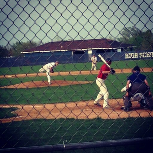 I play football and baseball☆MCHS☆follow me☆ Hard work beats talent when talent fails to work hard.