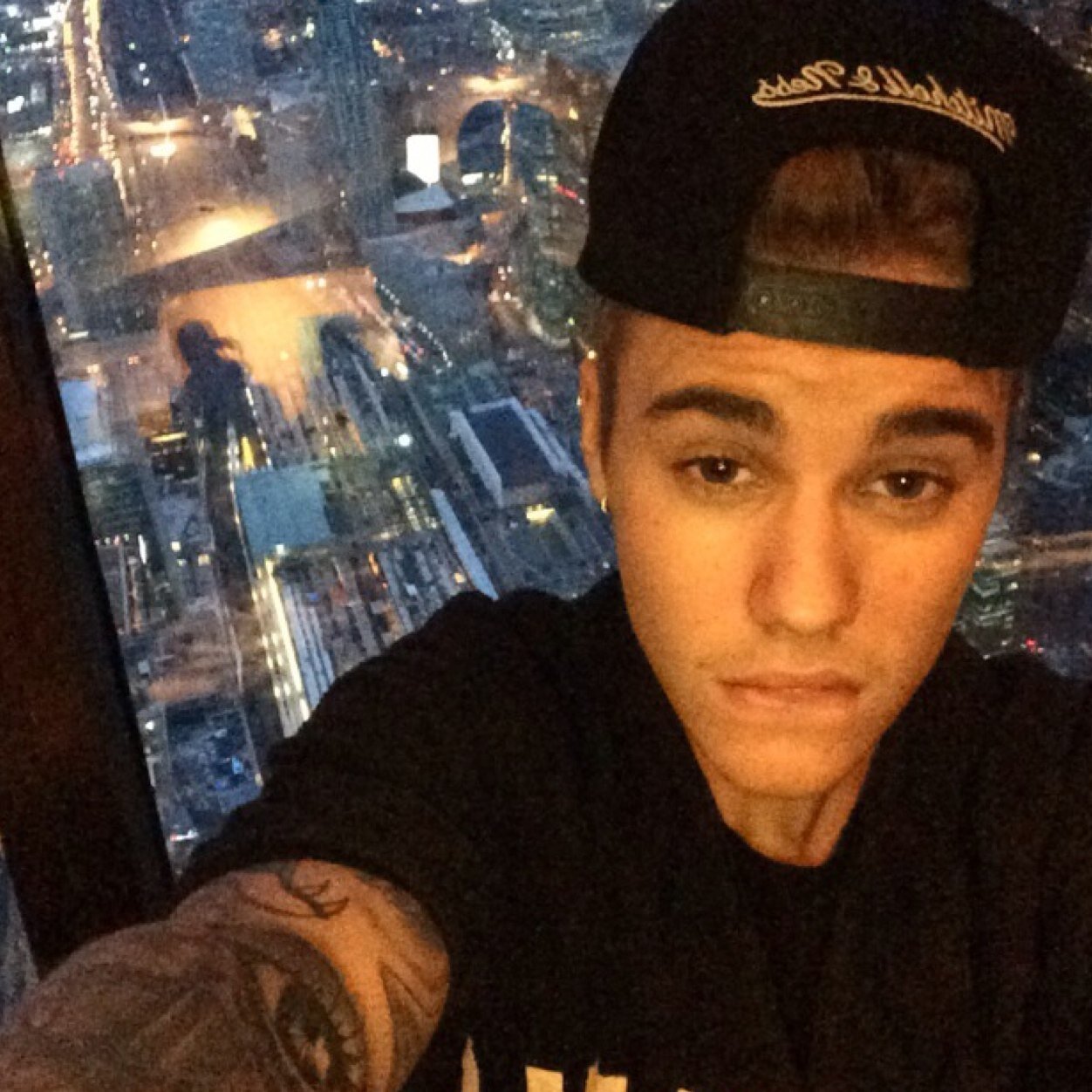 justin and beliebers: that kind of love never dies