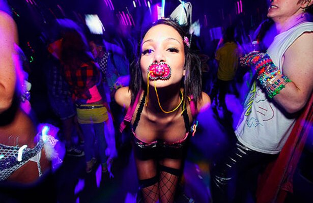 RAVER GIRL