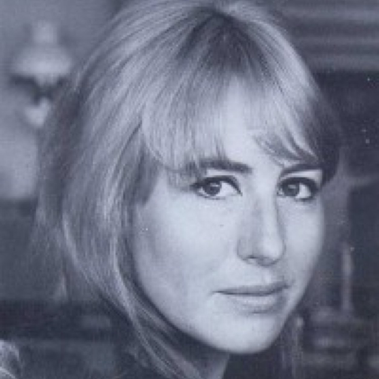 Cynthia Powell. Cyn for short.  #Single