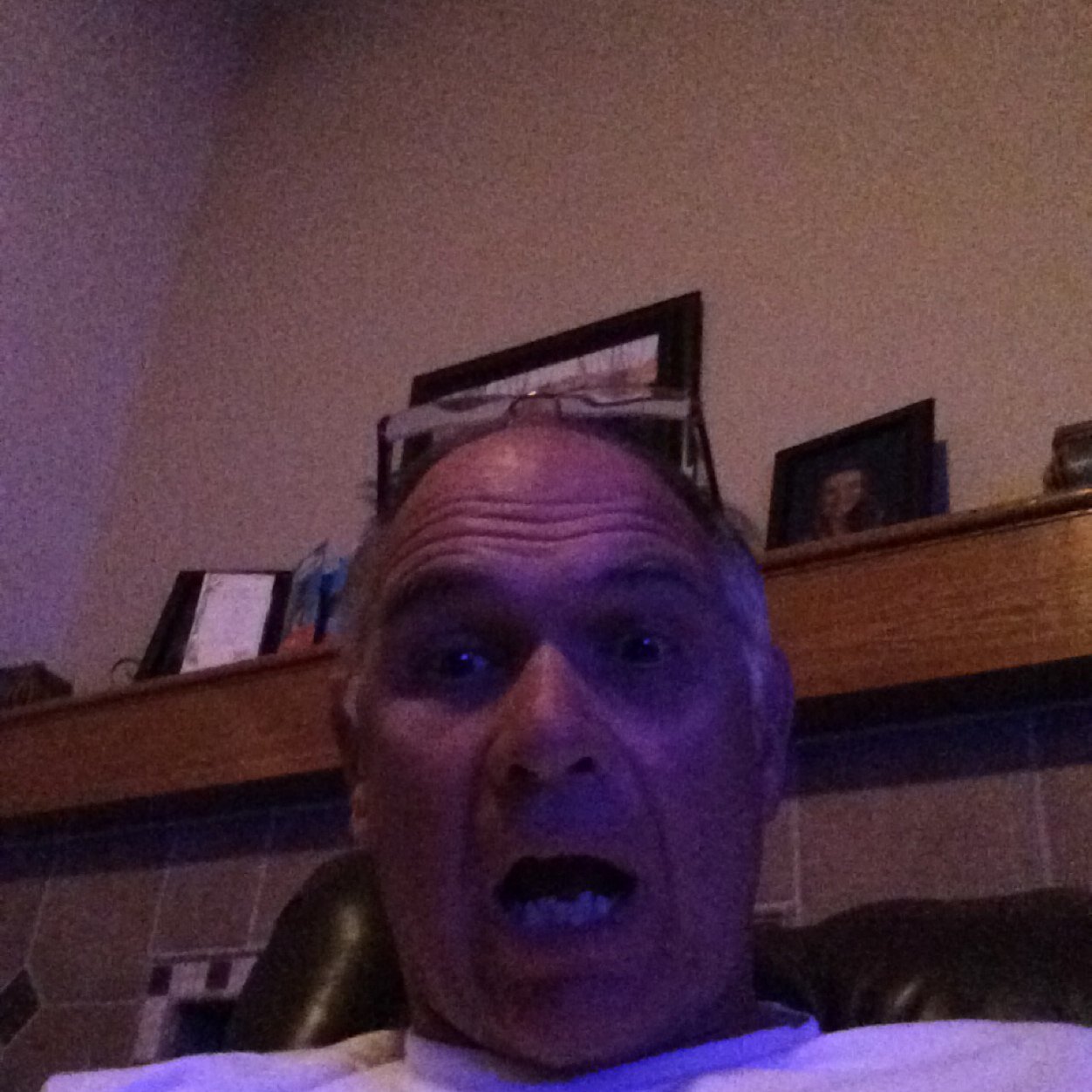 1robertfloor's profile picture. 