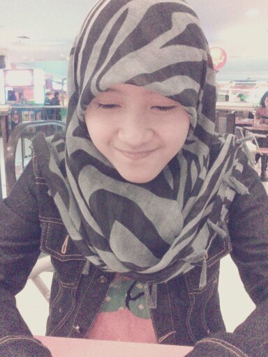 ineSASTRO's profile picture. #AKUCINTAISLAM | ig: ine714