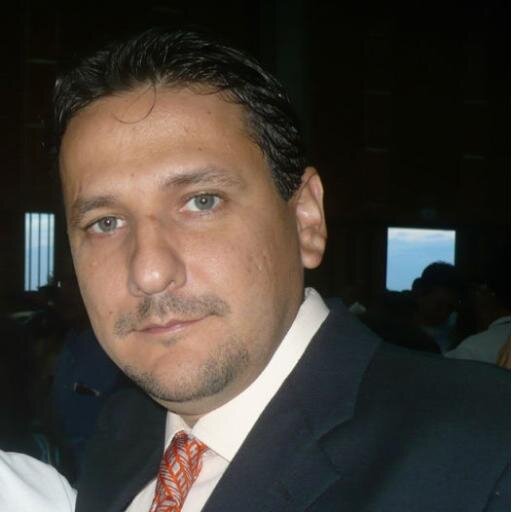 Abogado, profesor universitario, Magister en derecho procesal de la U Nacional de Rosario Argentina