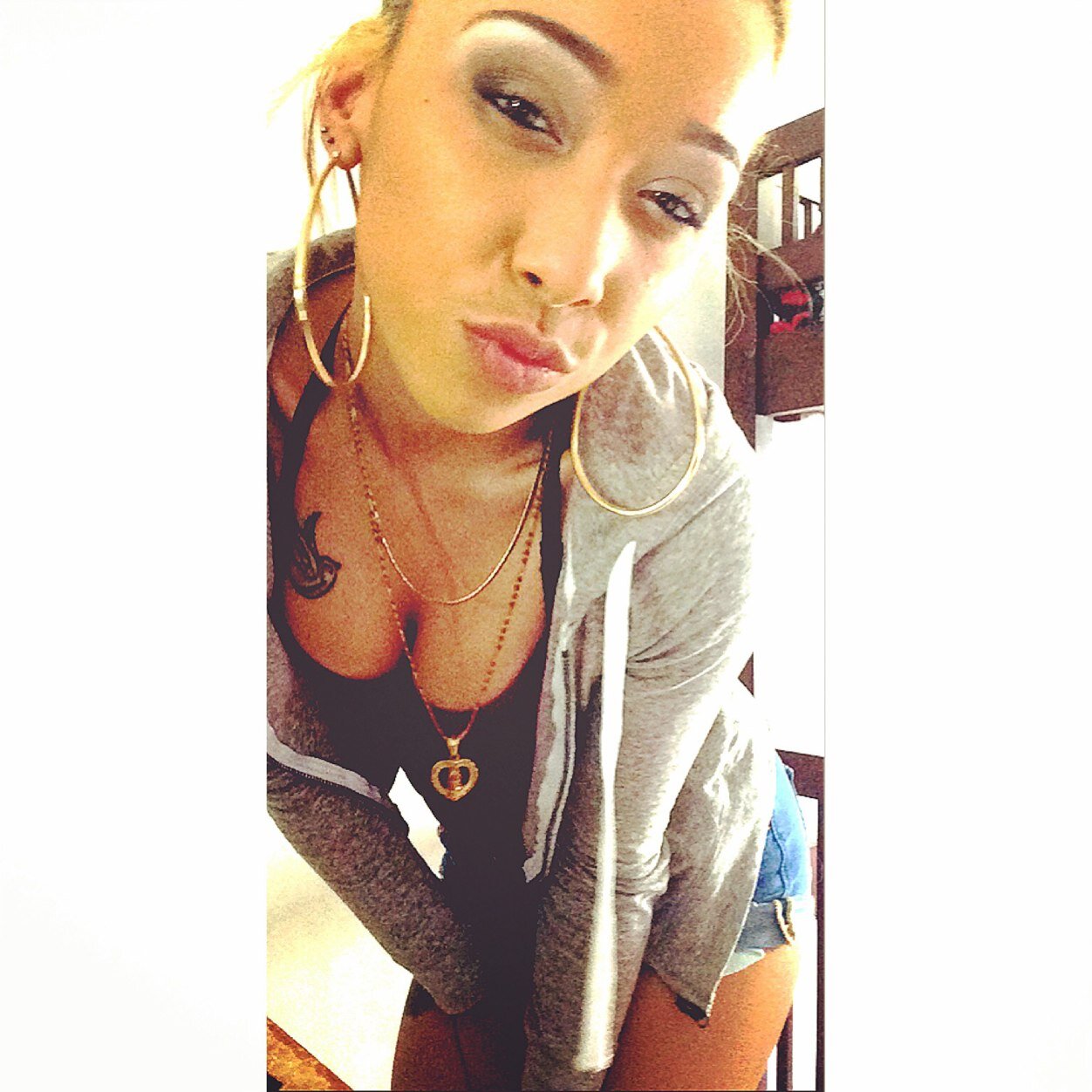 19 & tatted follow me on ig @damnshetatted__ kik _damnshebadd2 hmu for ink!!!