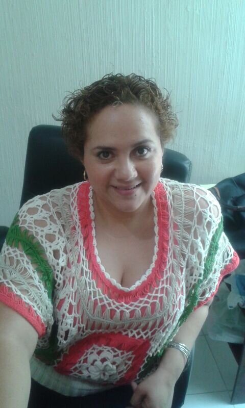 MUJER EMPRENDEDORA, EXITOSA Y FELIZ MEXICANA.