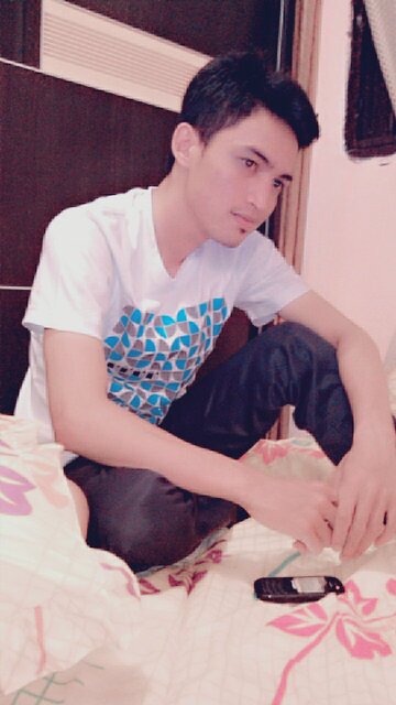 Railegh_'s profile picture. Puaskan Masa Muda mu