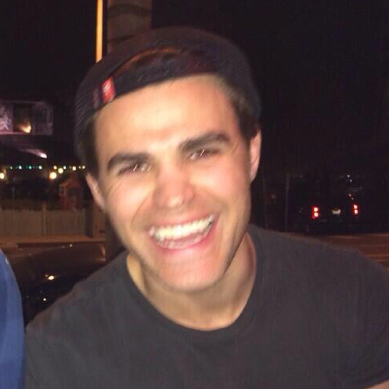 Jessica9_x's profile picture. Idek.....I'm crap at bios. I really don't know who I am, but it really doesn't matter. -James Dean