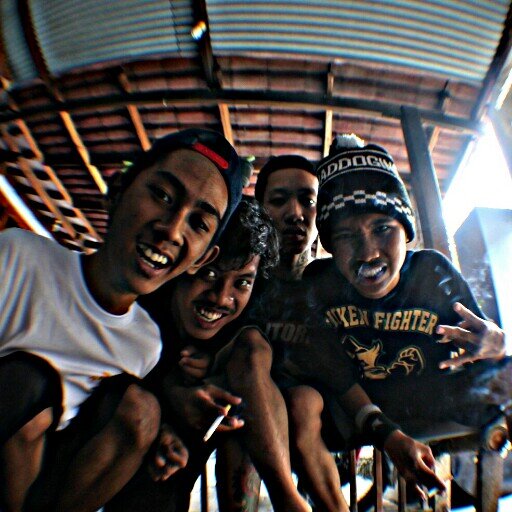 The official twitter of Slidedrown Hardcore Band.. Follow us for update schedule.. || Info_76144a7e (tevi), 089687136086 (ega)