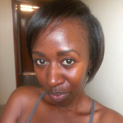 Zhona's profile picture. Entreprenuer(ess!)... Designer... Traveller... Foodie... Investor...