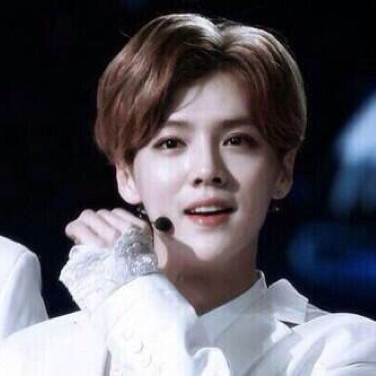 Unofficial account of EXO M's Xi Luhan '3' ©1990 | yaoi uke | ma hunnie @94_SehunYehet ❤️|[kyungie's mommy] |