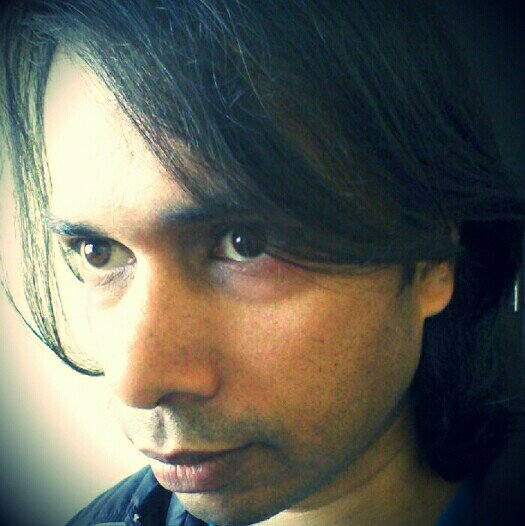 Electronics engineer. Views are my own. Mastodon: @tobykurien@mastodon.social