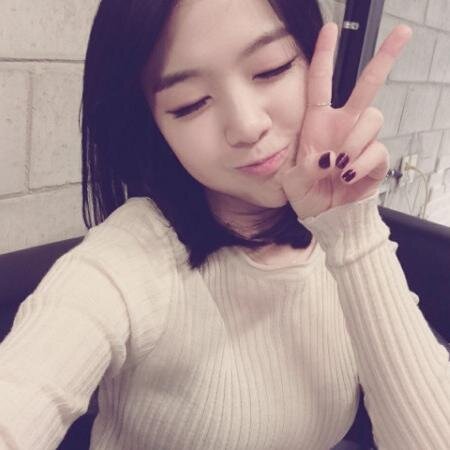 Lead Vocals in Girl's Day. 93L
