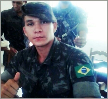 Soldado do EB. Família, Namorado da cacheada mais brava @LaineDeFreitas  ! Te Amo MôRena 3