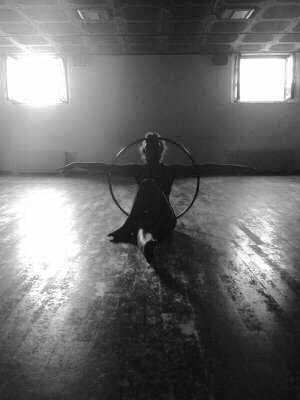 si n duele es Mentira. Futura actriz y bailarina profesional,bipolar hasta la médula,insoportable,loca,divertida,desastre con patas y de Sevilla ole