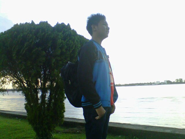 My name M OKKY SAHENDRA. follow me + i follow you ,,, :)
