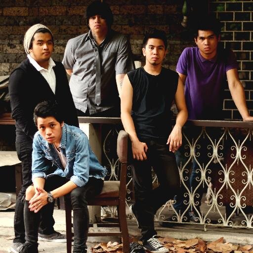 A five-piece band from Manila ||
Currently working on debut album|| Support OPM! || @mynameisfonsooo @blazeitblaise @tobiwithyou @nesteapunchCV
