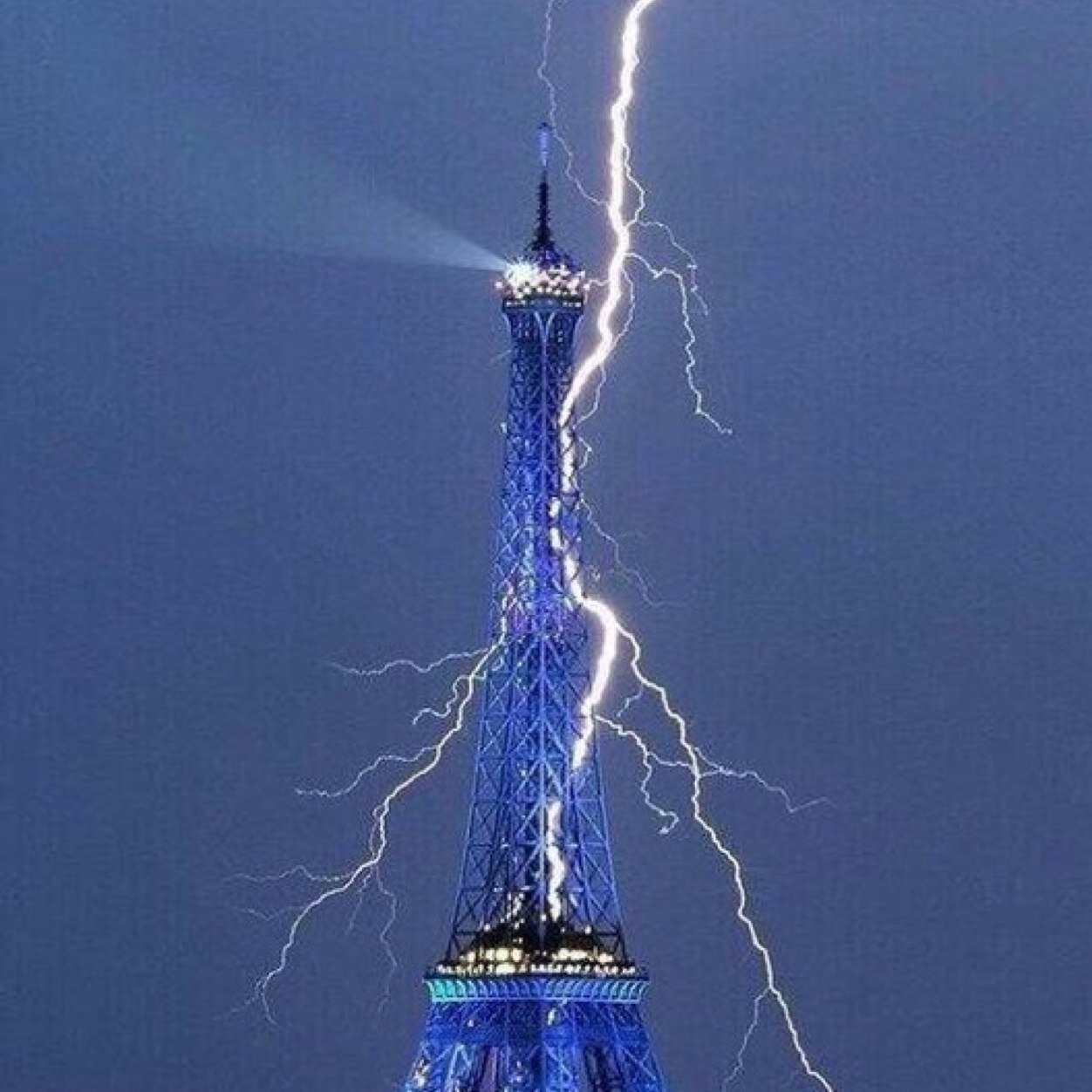 fukushikeiji041's profile picture. 2014年9月21日の浅間山！自然人に憧れる！発酵大好き！演劇人！魔女役多し！オトコ！