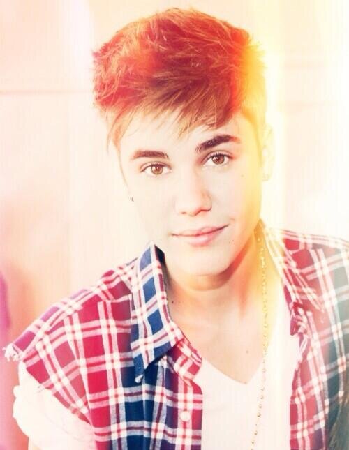 @TheJustinSelfie just gave you a free follow bc she thinks you're fab . Follow her . She follows back :)