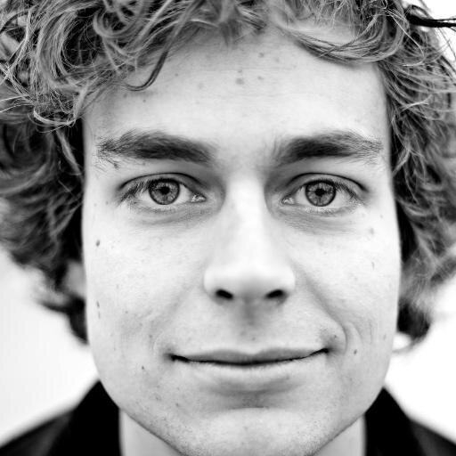Bass player at Major Clint. Works at Plant A Flag. Journalist & social worker. Passionate about music. Lives in Ghent.