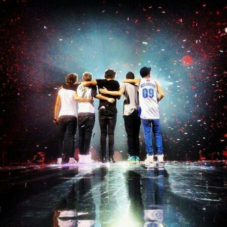 Directioner 4 ever ! You follow me I follow you!