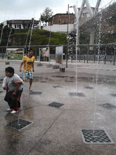 Dejα que tu sonrisα Cαmbie el mundo, Pero nuncα deנeѕ qυe el mundo cαmbie Tu Sonrisα ♥ :D
