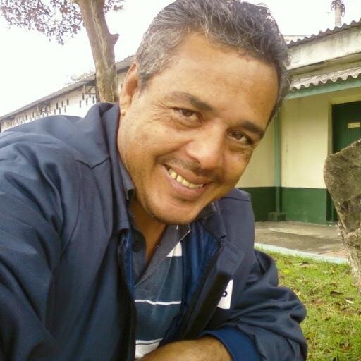 tudo posso na quele que me fortalece.  deus  amor tudo.