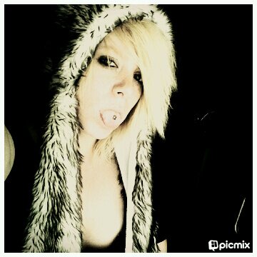 Shadaisy18's profile picture. Love modeling/ skateboarding and tattoos n piercinGs!!!!!!!! :) ** also to be random and weird ..... Don't judge* :) spaNx*