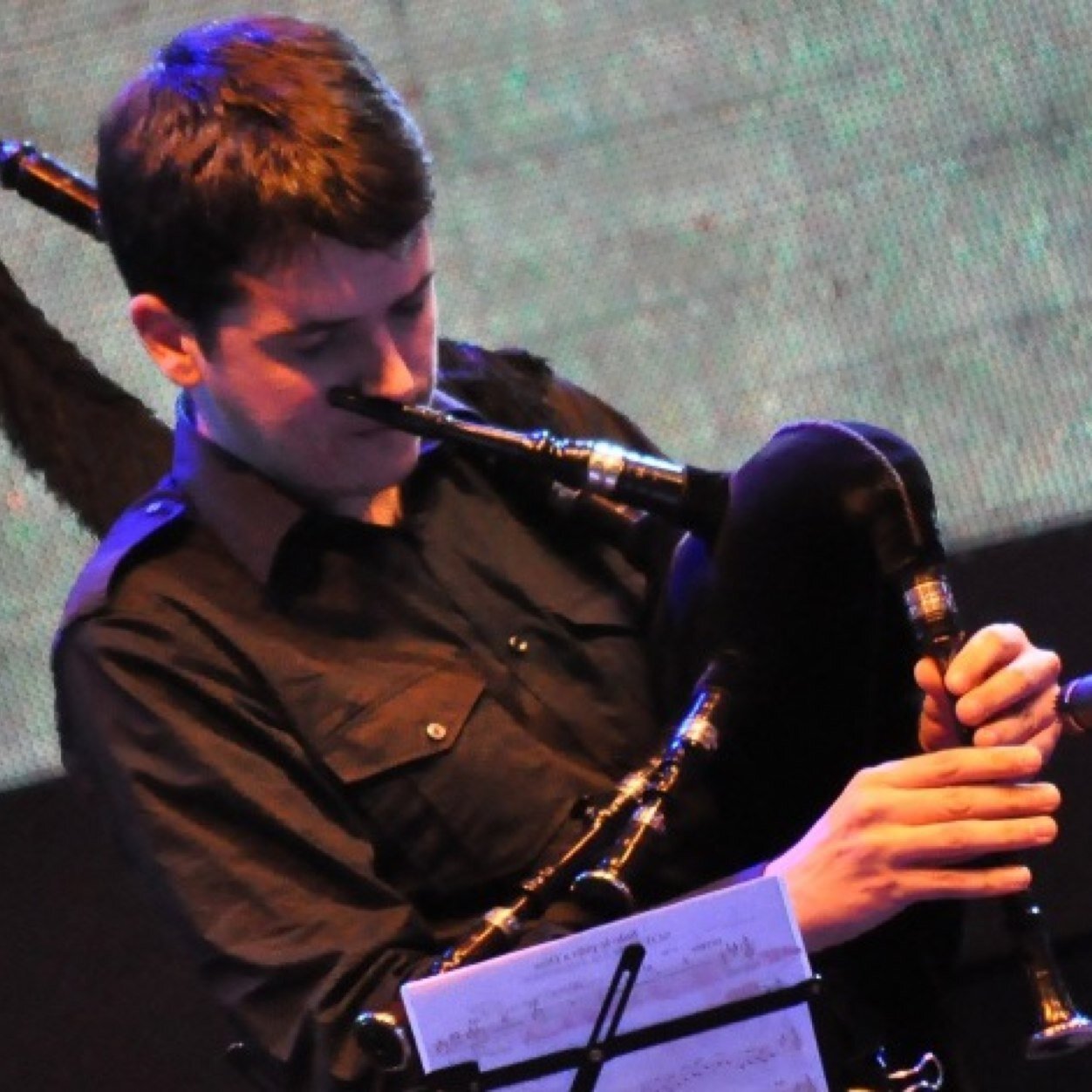 BellónMaceiras Dúo/ Quinteto, Luvas Verdes,Co-fundador da Escola de Música BellónMaceiras, Profesor de gaita en Madrid en Folklore Plaza Castilla