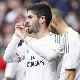 Madridismo en vena. ¿Como explicarte lo que es la vida si no eres del Madrid? Isco, más que un ídolo. Mi héroe lleva botas de fútbol no una capa.