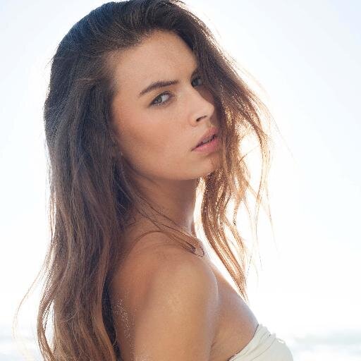 Model. Animal lover. Beachbum. Healthy lifestyle. Love to travel.