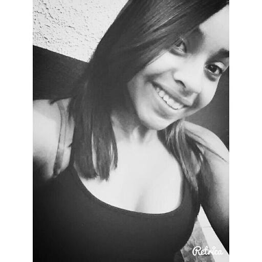 Quanta falsidade, quanta hipocrisia rola . . 
 môr do @lukas5_  ♥